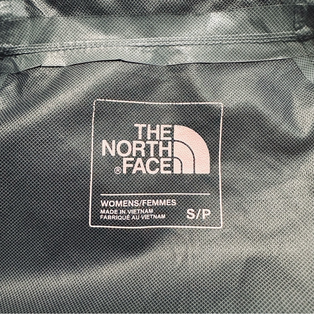 North Face Waterproof Dryvent blue camo wind breaker rain jacket, size small - Picture 9 of 12